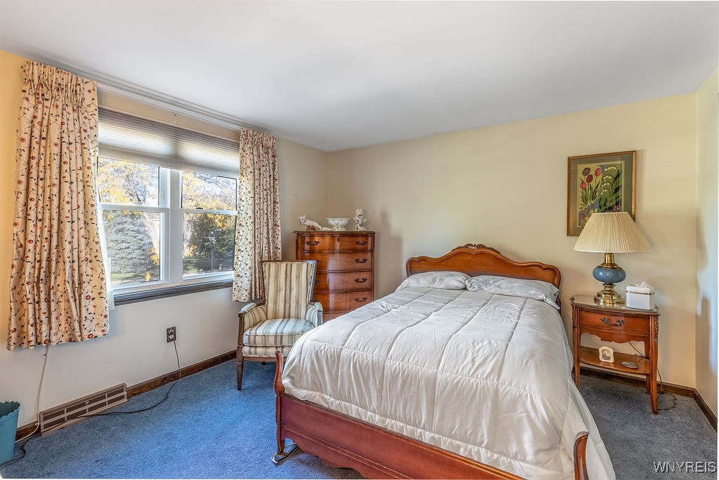 228 Sundown Trail Amherst, NY 14221 - Photo 23 of 34 Staged Photo showing what room can look like