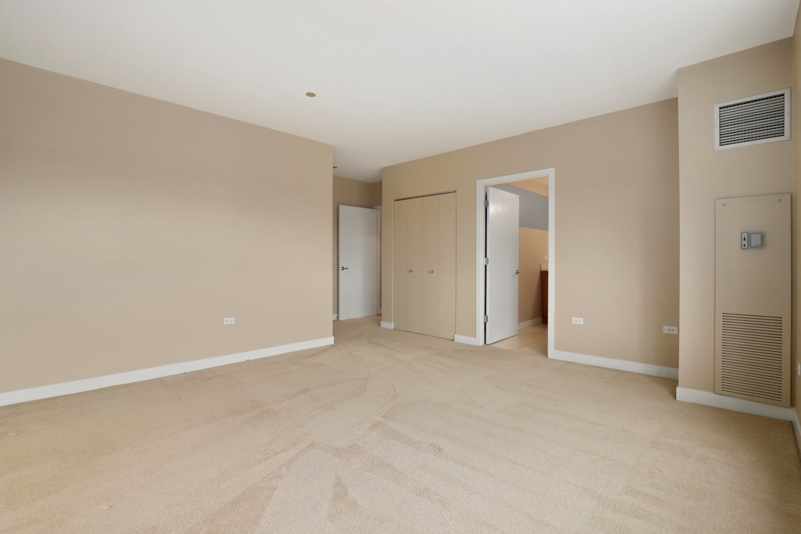 737 West Washington Boulevard, Unit 710 Chicago, IL 60661 - Photo 14 of 28 a view of an empty room