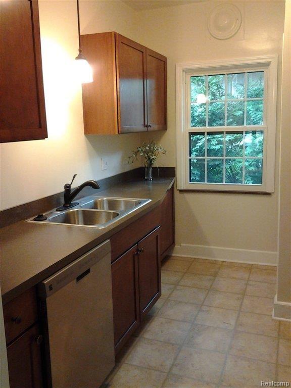 15435 Ashton Road Detroit, MI 48223 - Photo 6 of 8 Ashton Kitchen.jpg