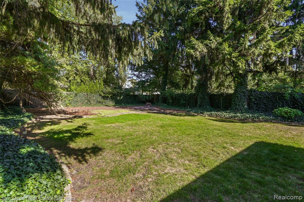 130 Merriweather Road Grosse Pointe Farms, MI 48236 - Photo 34 of 37