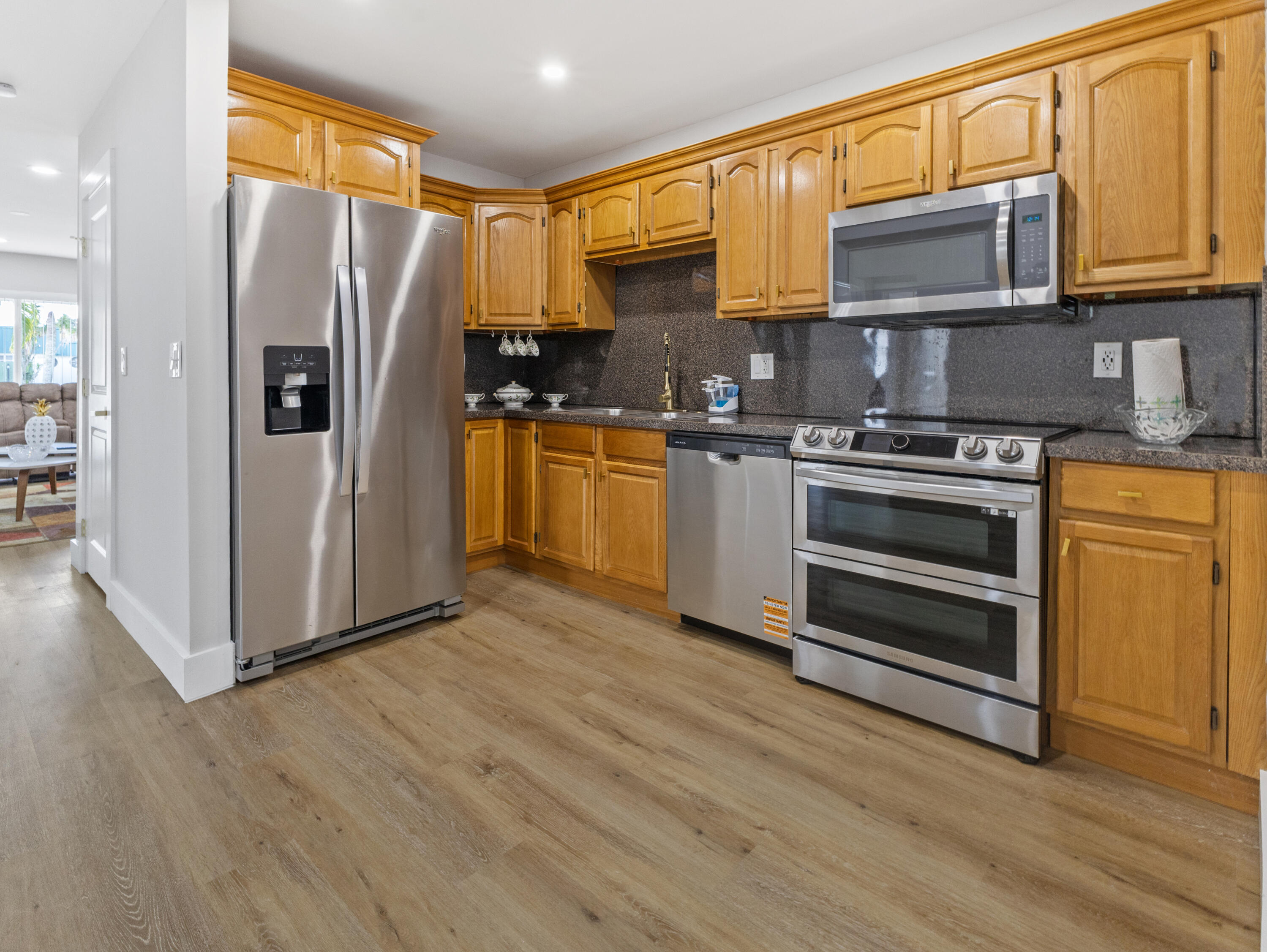 1322 Riverside Circle, Unit 1322 Wellington, FL 33414 - Photo 3 of 20 IMG_3219