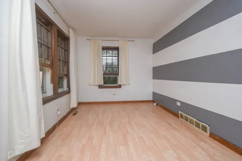 $195,000 | 613 North Frolic Avenue, Waukegan, IL 60085