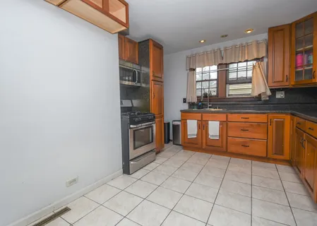 $195,000 | 613 North Frolic Avenue, Waukegan, IL 60085