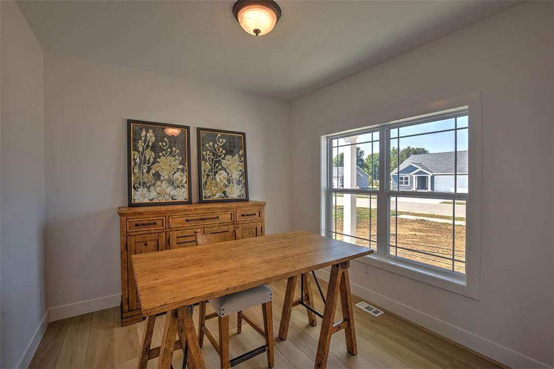 230 Lea Lane Forsyth, IL 62535 - Photo 12 of 30 Front office