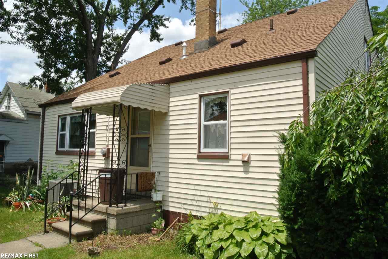 8668 Central Street Center Line, MI 48015 - Photo 7 of 27 31251954-6.JPG