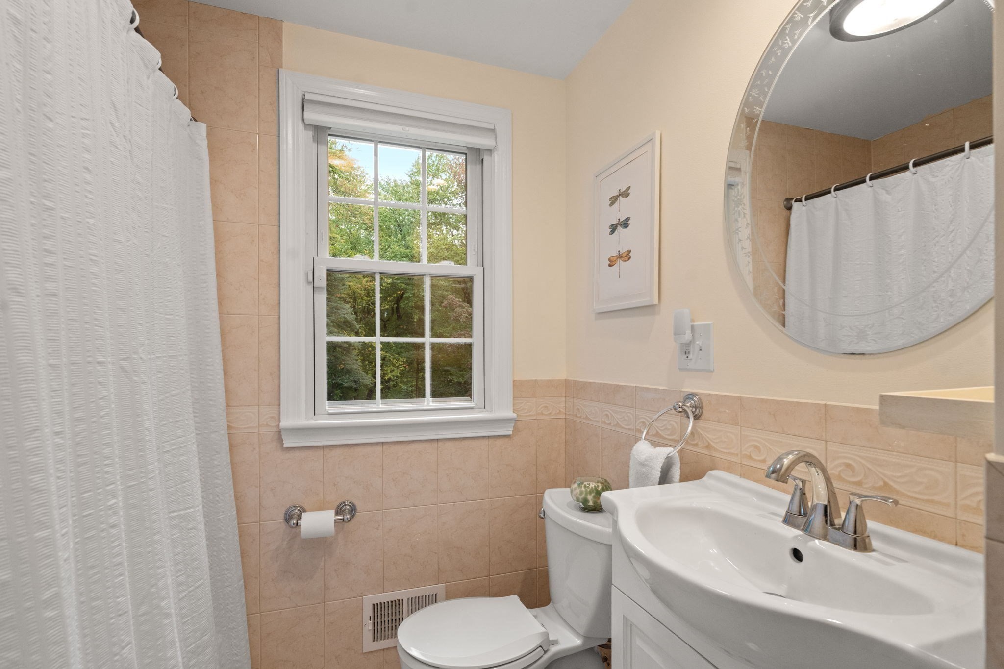 4 Woodmere Road Framingham, MA 01701 - Photo 12 of 24 Gallery Image 12