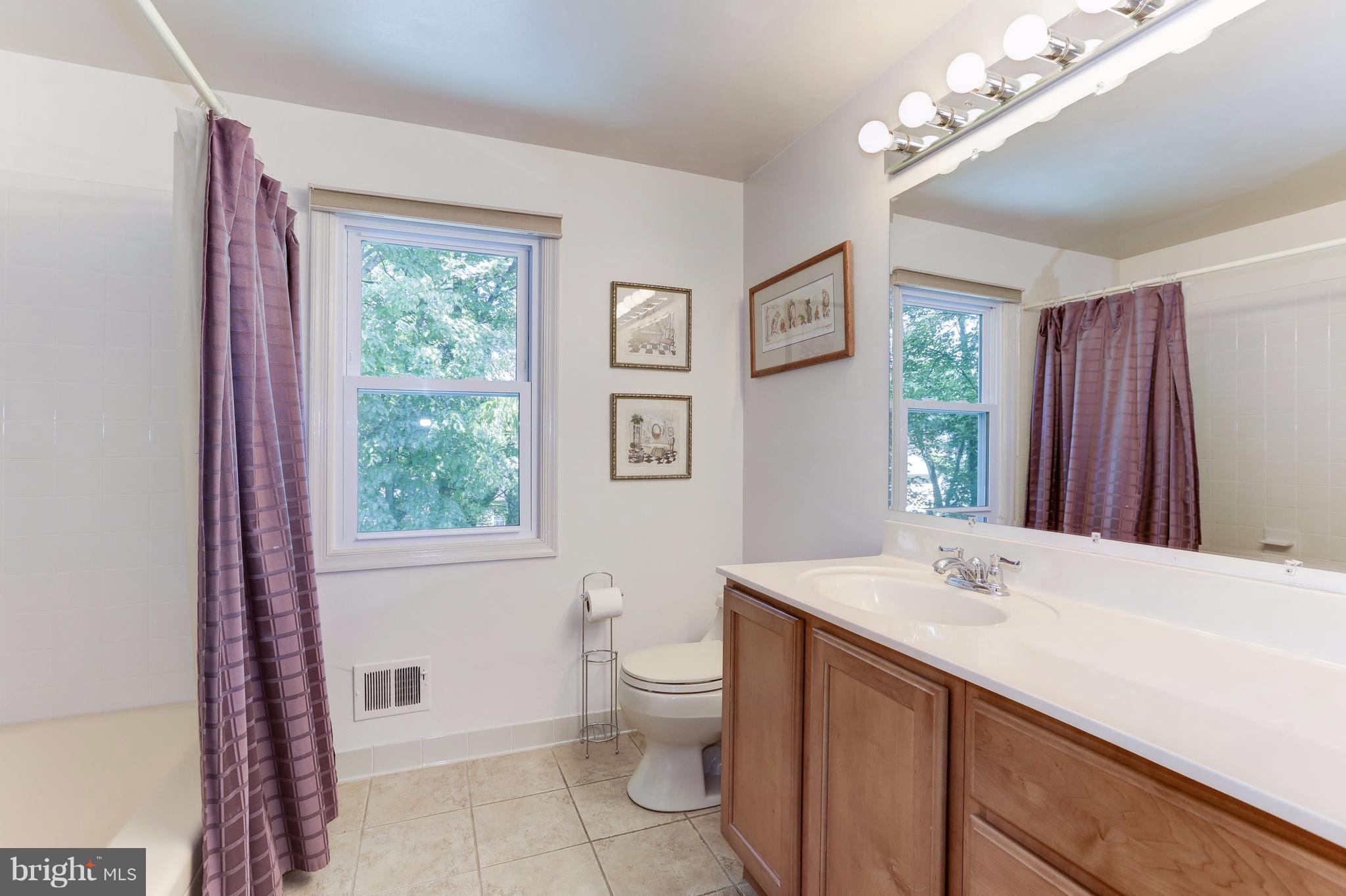 8811 Bells Mill Road Potomac, MD 20854 - Photo 16 of 24 Hall Bath