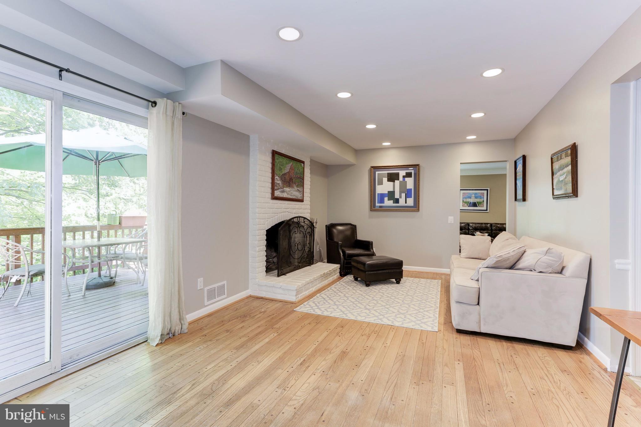 8811 Bells Mill Road Potomac, MD 20854 - Photo 7 of 24 Family Room