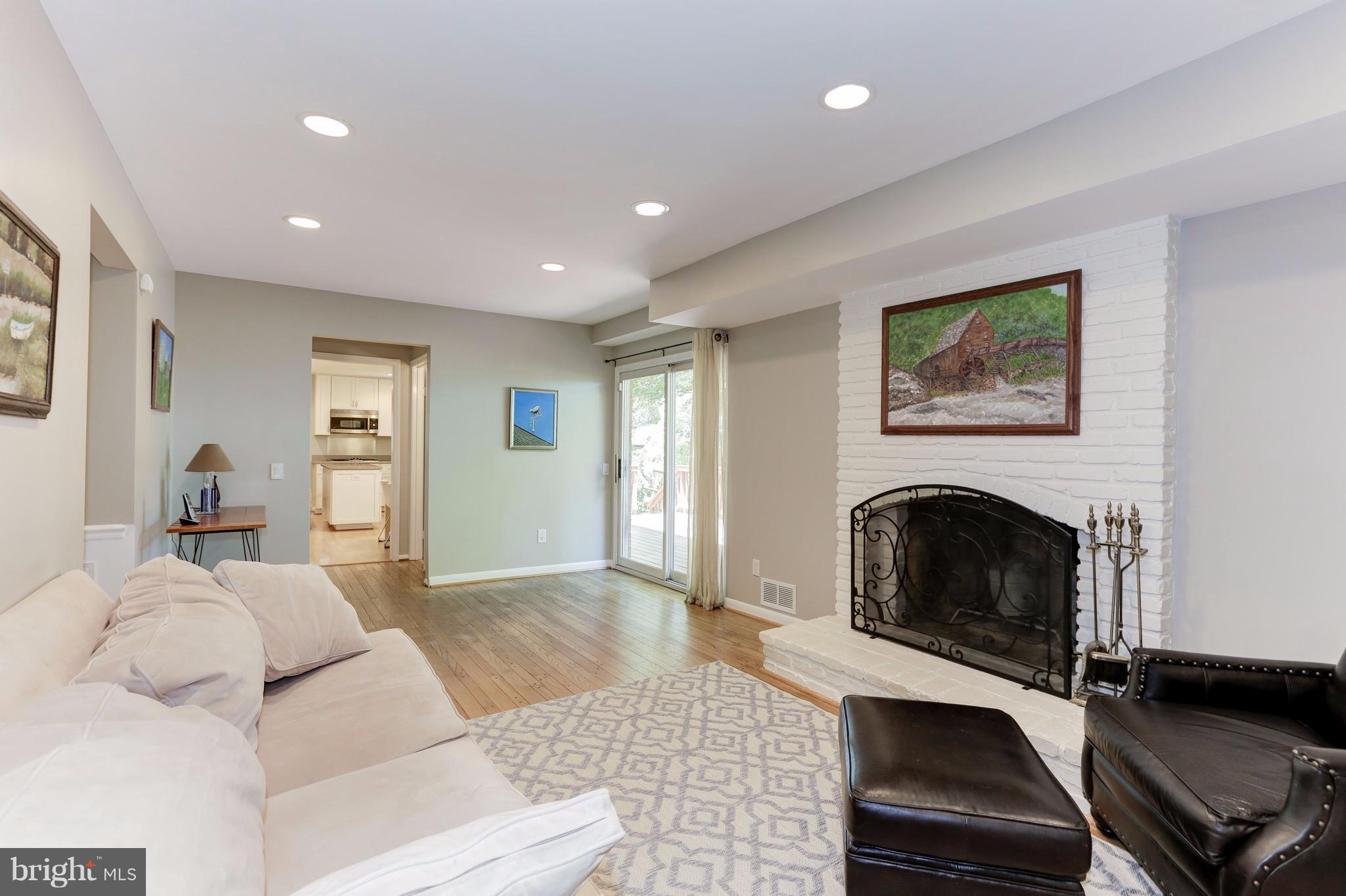 8811 Bells Mill Road Potomac, MD 20854 - Photo 8 of 24 Family Room