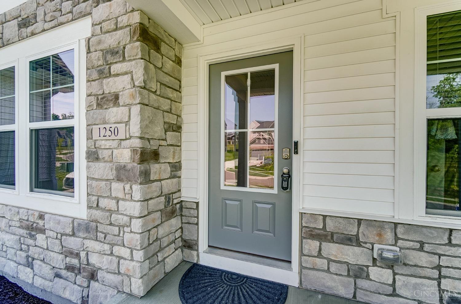 1250 Heather Ridge Cincinnati, OH 45233 - Photo 3 of 56 Gallery Image 3