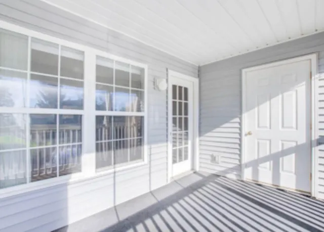 $199,500 | 712 West Barrington Circle, Jackson, MI 49203