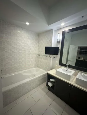 $129,000 | 5300 Northwest 87th Avenue, Unit 706, Miami, FL 33178