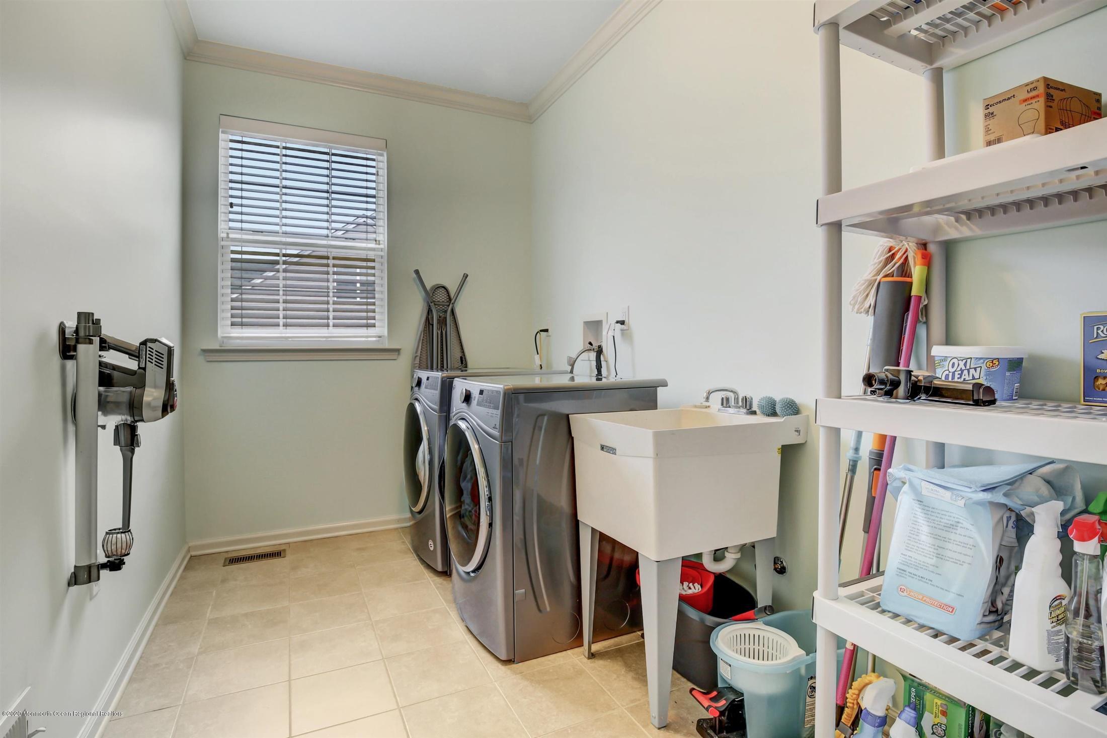 5 Bellagio Road Jackson, NJ 08527 - Photo 19 of 30 19-Laundry