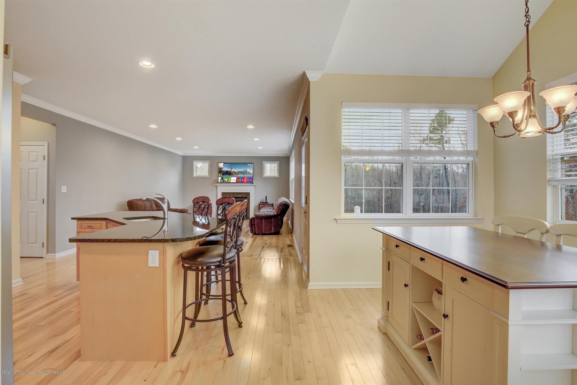 5 Bellagio Road Jackson, NJ 08527 - Photo 10 of 30 10-Kitchen