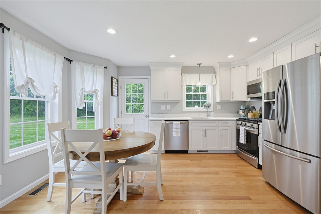 95 Riley Road, Unit 95 Tyngsborough, MA 01879 - Photo 7 of 37 Gallery Image 7