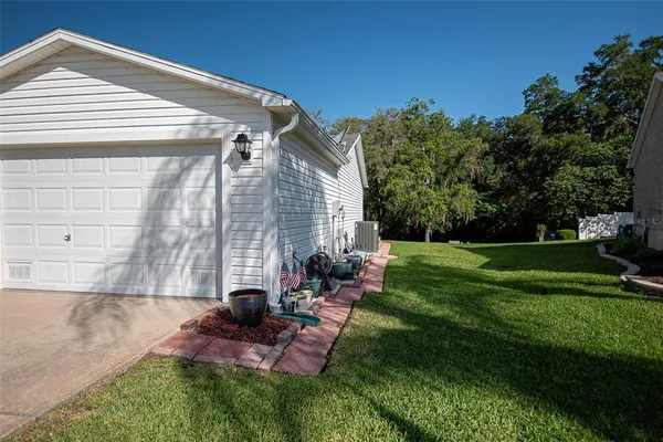 $339,000 | 16852 Southeast 96th Chapelwood Circle, The Villages, FL 32162