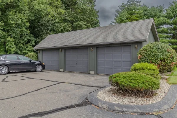 $384,900 | 140 Pine Grove Drive, Unit 140, South Hadley, MA 01075