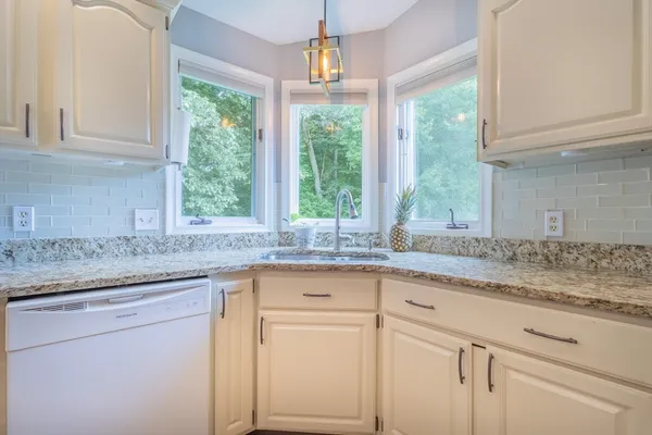 $384,900 | 140 Pine Grove Drive, Unit 140, South Hadley, MA 01075