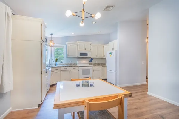 $384,900 | 140 Pine Grove Drive, Unit 140, South Hadley, MA 01075