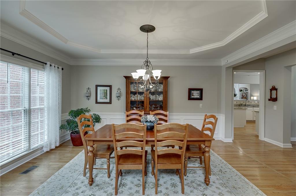 982 Spring Park Lane Suwanee, GA 30024 - Photo 4 of 40 Gallery Image 4