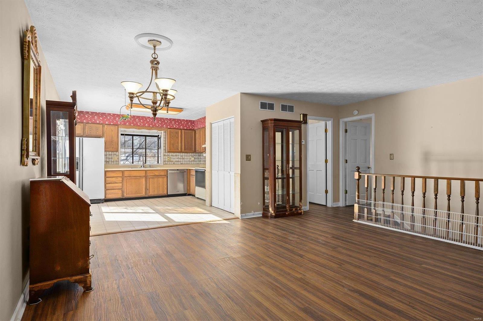 1980 Banyan Tree Road Collinsville, IL 62234 - Photo 6 of 25 Gallery Image 6