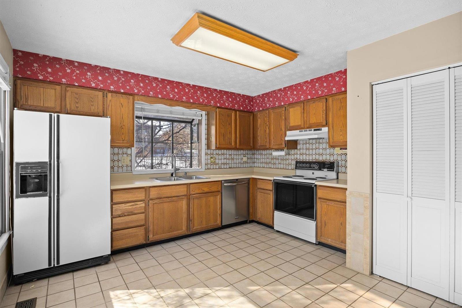 1980 Banyan Tree Road Collinsville, IL 62234 - Photo 7 of 25 Gallery Image 7