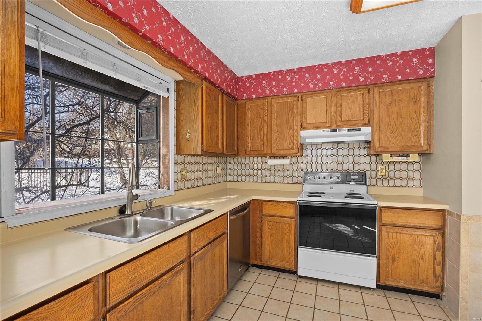1980 Banyan Tree Road Collinsville, IL 62234 - Photo 8 of 25 Gallery Image 8