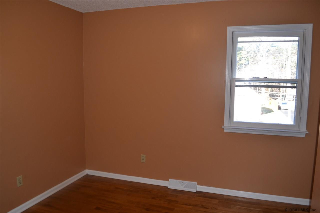 3278 East Old State Road Schenectady, NY 12303 - Photo 11 of 16 Photo 11