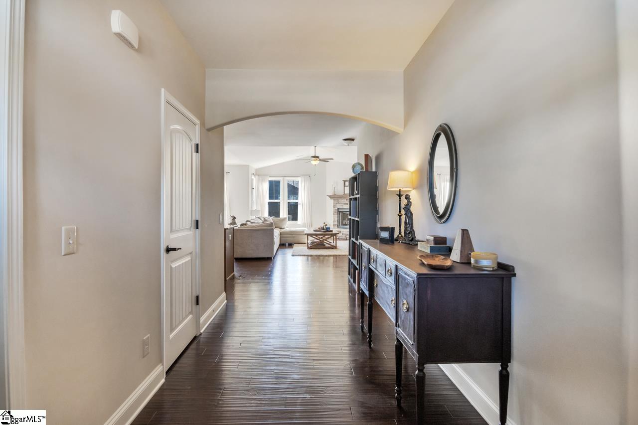 309 Stallion Road Greenville, SC 29617 - Photo 4 of 33 Gallery Image 4