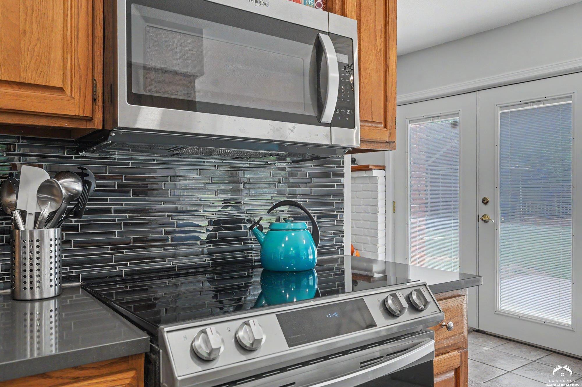 3605 Riverview Road Lawrence, KS 66049 - Photo 15 of 64