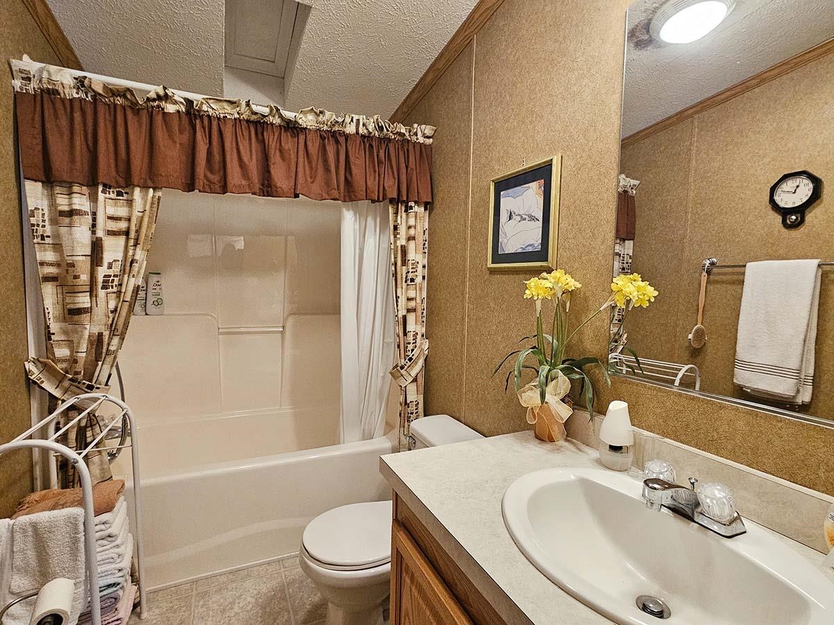 427 Dewing Road Franklin, VT 05457 - Photo 11 of 21