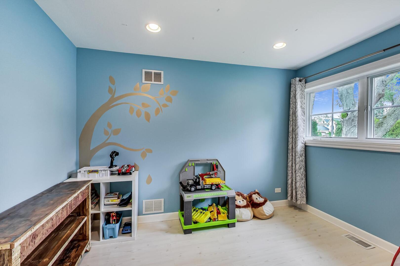 2824 Central Road Glenview, IL 60025 - Photo 17 of 44