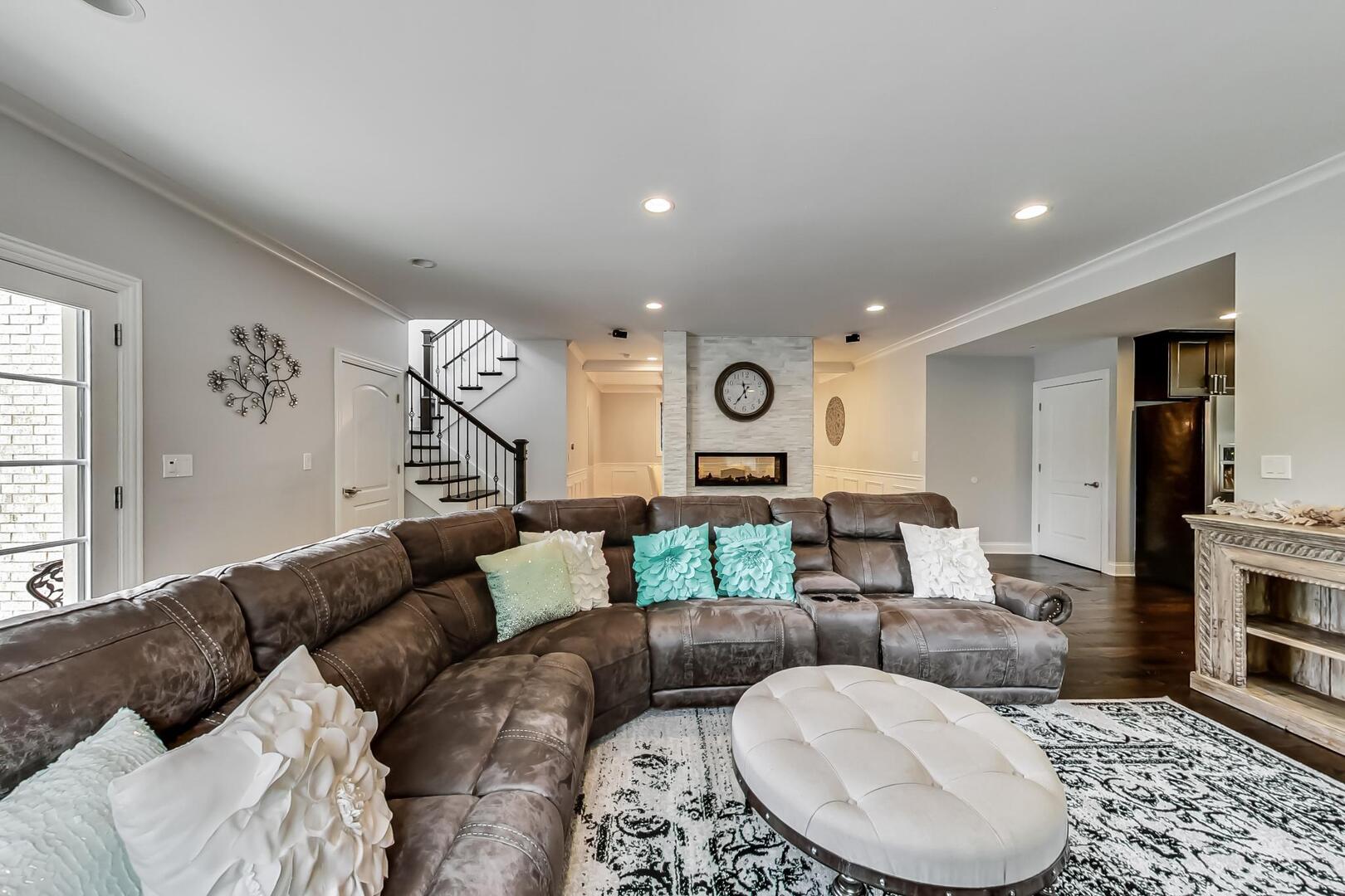 2824 Central Road Glenview, IL 60025 - Photo 5 of 44