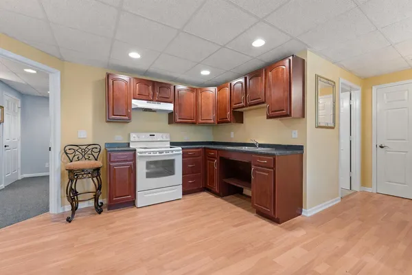 $985,000 | 84 Liberty Lakes Drive, Valparaiso, IN 46385