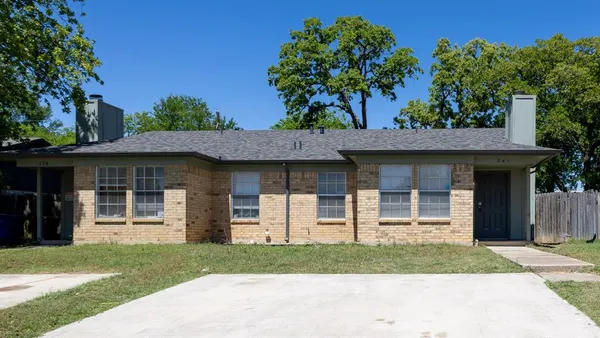 $1,650 | 741 Woodland Court, Kennedale, TX 76060