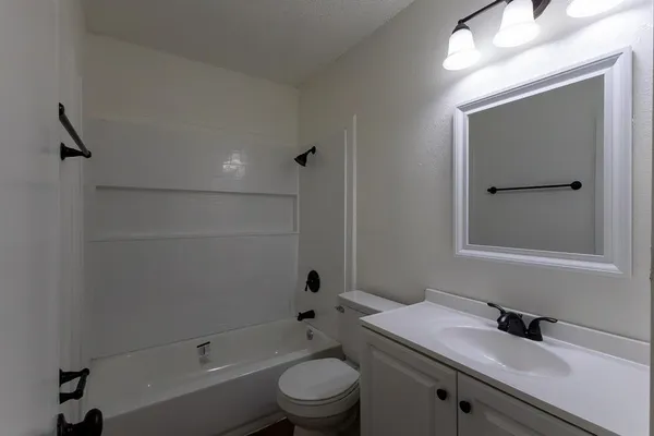 $1,650 | 741 Woodland Court, Kennedale, TX 76060