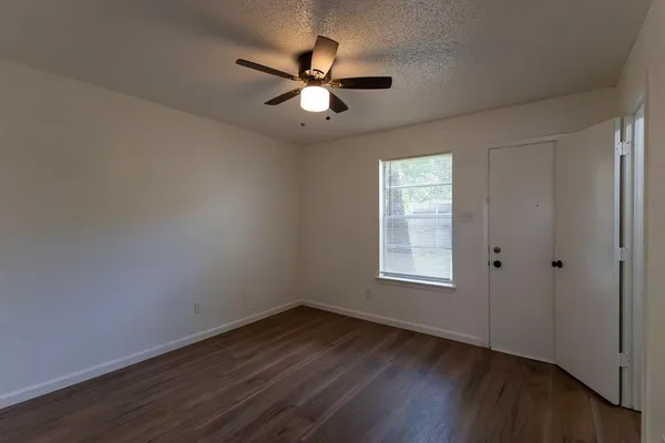 $1,650 | 741 Woodland Court, Kennedale, TX 76060