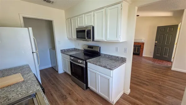 $1,650 | 741 Woodland Court, Kennedale, TX 76060