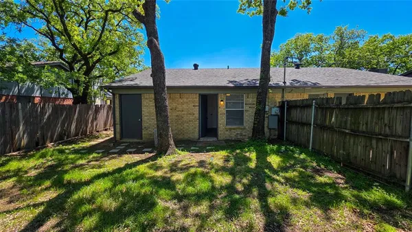 $1,650 | 741 Woodland Court, Kennedale, TX 76060
