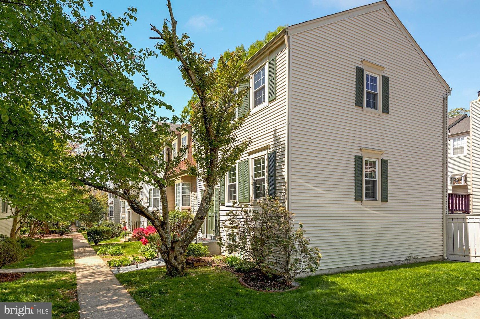 2376 Hunters Square Court Reston, VA 20191 - Photo 20 of 22