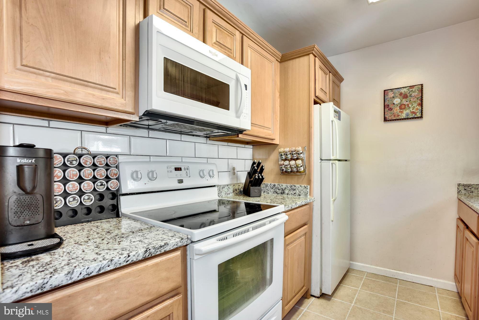 2376 Hunters Square Court Reston, VA 20191 - Photo 4 of 22