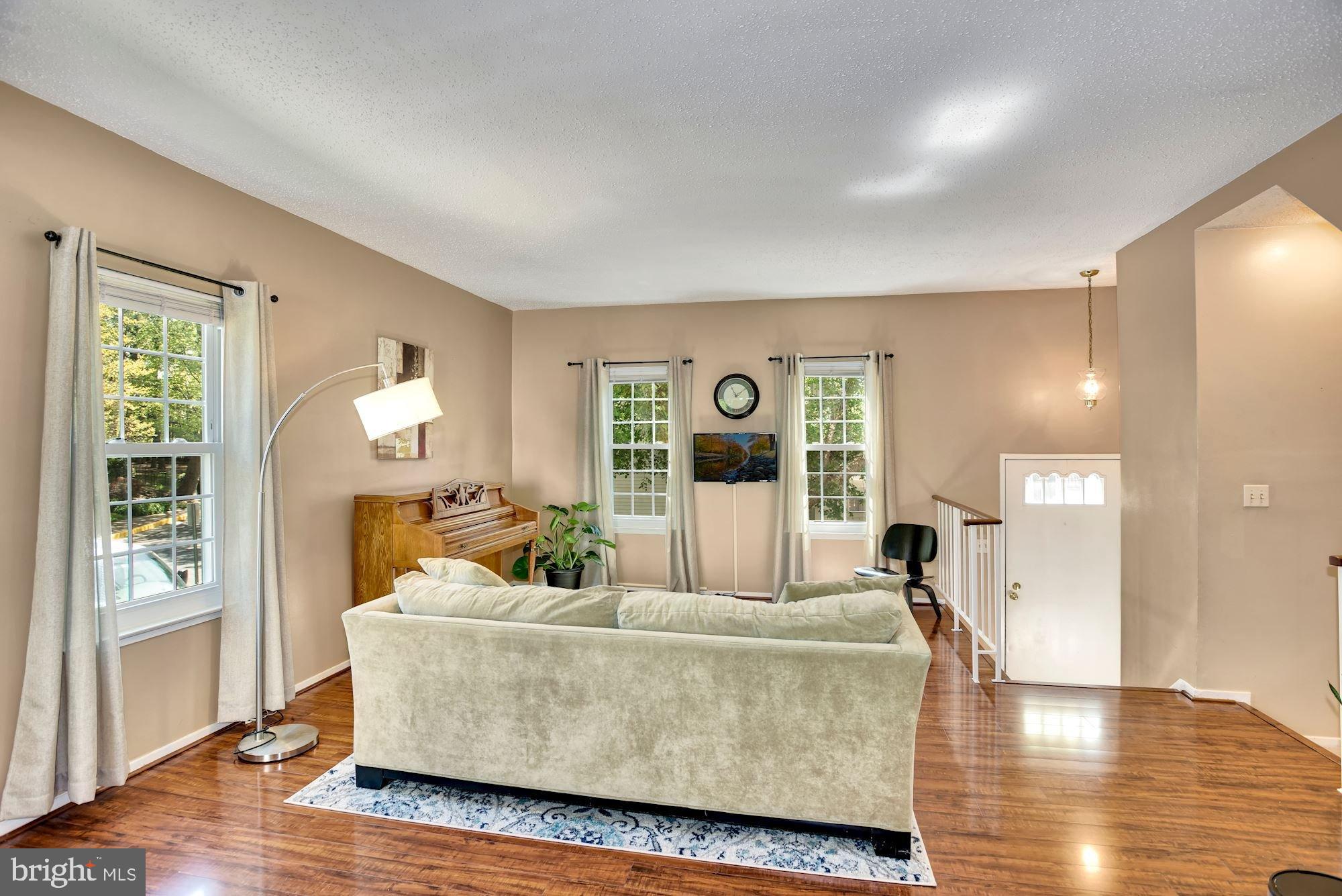 2376 Hunters Square Court Reston, VA 20191 - Photo 6 of 22