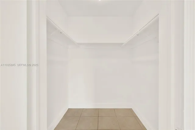 $1,900 | 7477 Southwest 82nd Street, Unit C215, Miami, FL 33143