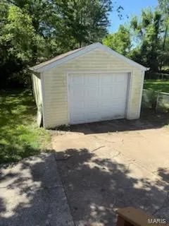 $1,450 | 420 Lanark Road, St. Louis, MO 63137