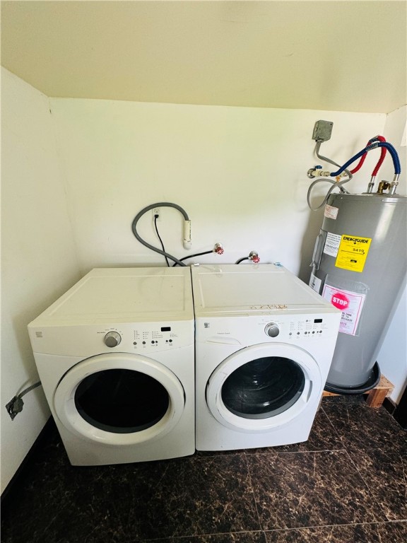 713 Jane Street Corpus Christi, TX 78418 - Photo 8 of 18 a utility room with dryer and washer