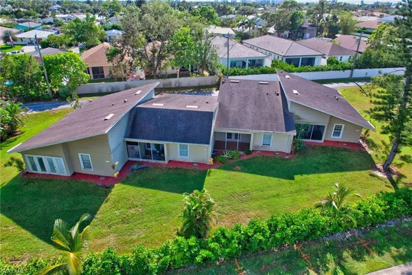 $1,900 | 706 111th Avenue North, Naples, FL 34108