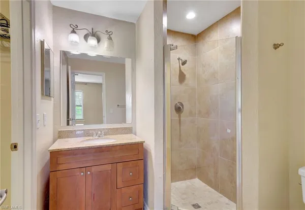 $1,900 | 706 111th Avenue North, Naples, FL 34108