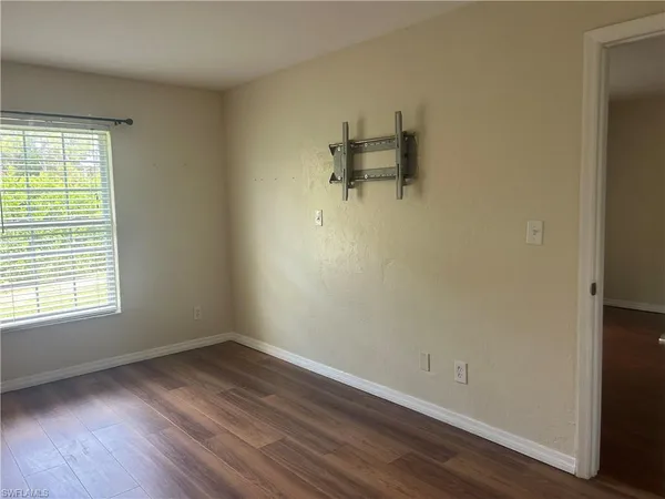 $1,900 | 706 111th Avenue North, Naples, FL 34108