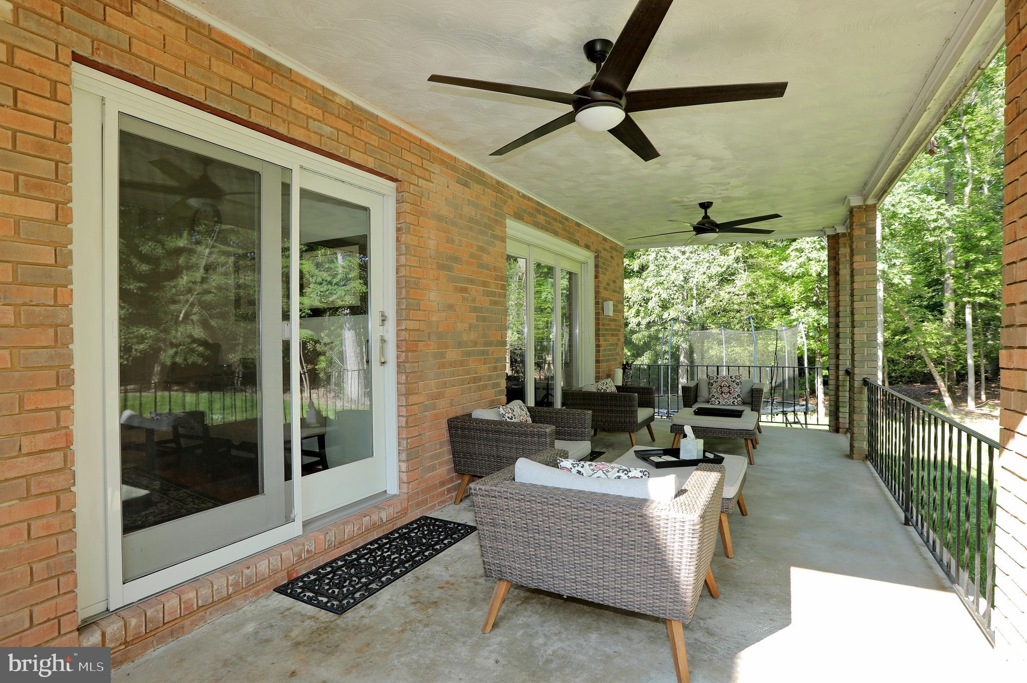 15111 Cactus Hill Road Accokeek, MD 20607 - Photo 7 of 44 a living room with furniture