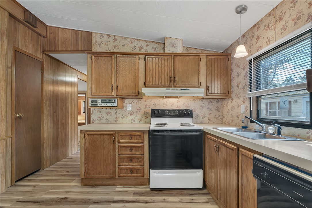 41 Leisure Way Coventry, RI 02816 - Photo 14 of 19